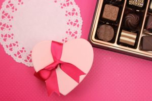 バレンタインにあげるもの意味は チョコ以外の種類や意味は